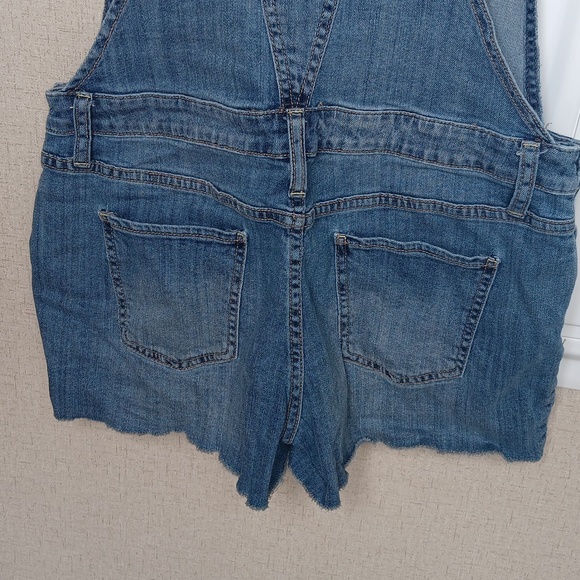 Mossimo  short overall - Picture 4 of 5